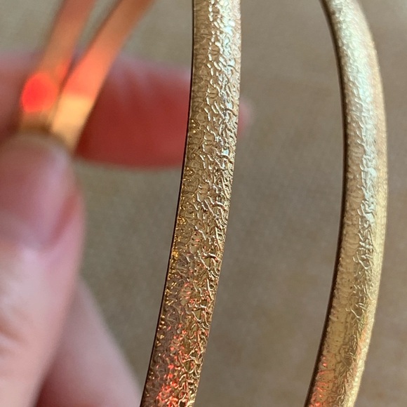 Elegant Etched Gold Tone Hoop Earrings - Picture 4 of 4